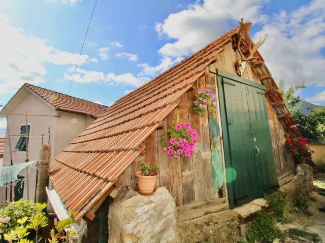Casa indipendente in vendita a Davagna GE