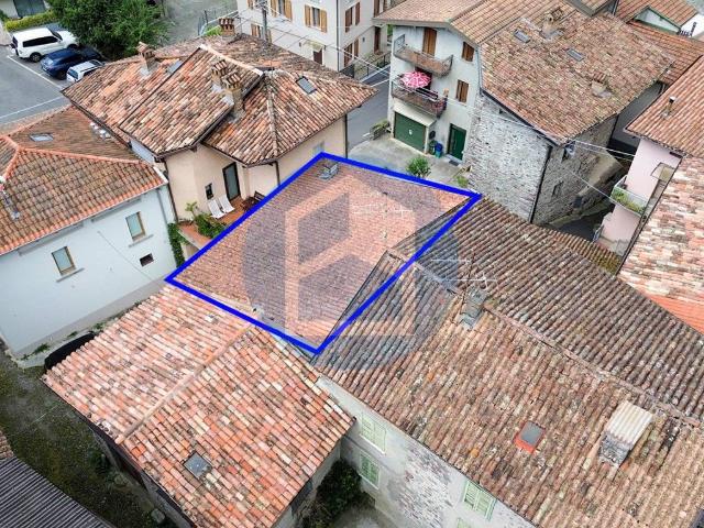 Casa indipendente in vendita a Darfo Boario Terme BS