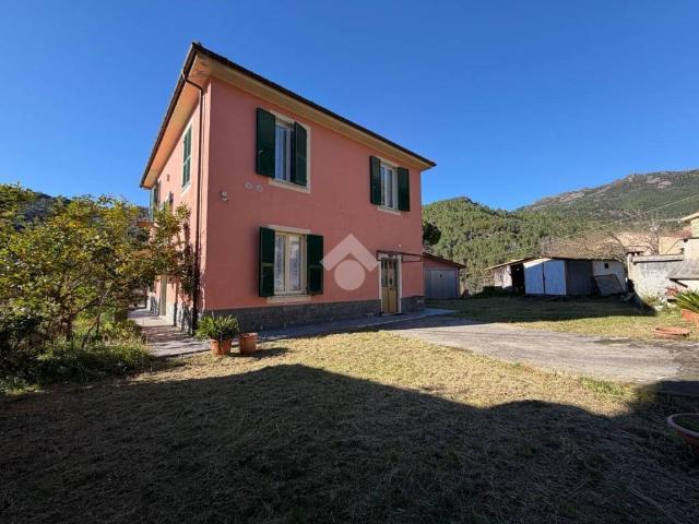 Casa indipendente in vendita a Deiva Marina SP