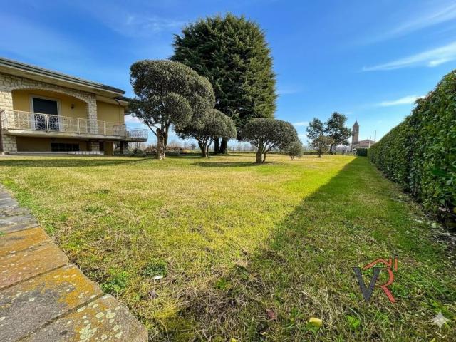 Villa in vendita a Dello BS