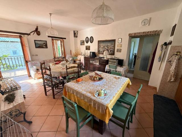 Casa indipendente in vendita a Demonte CN