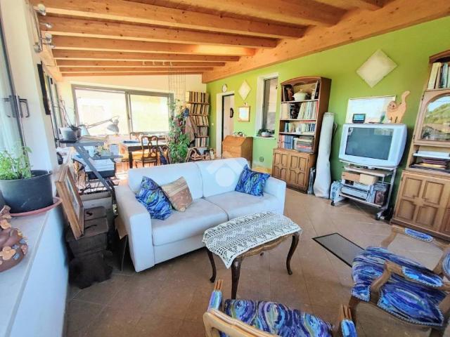 Casa indipendente in vendita a Dernice AL
