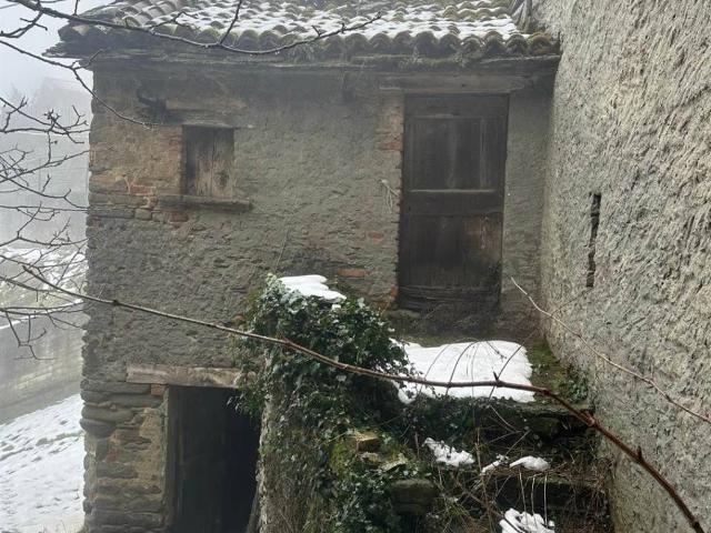 Casa indipendente in vendita a Dernice AL