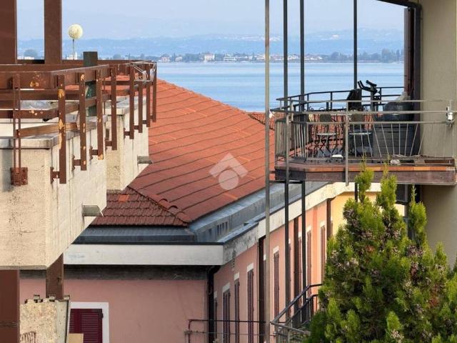 Casa indipendente in vendita a Desenzano del Garda BS