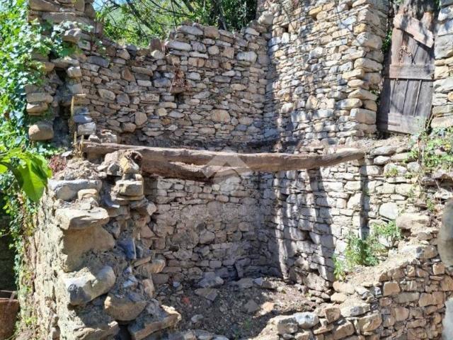 Casa indipendente in vendita a Diano San Pietro IM