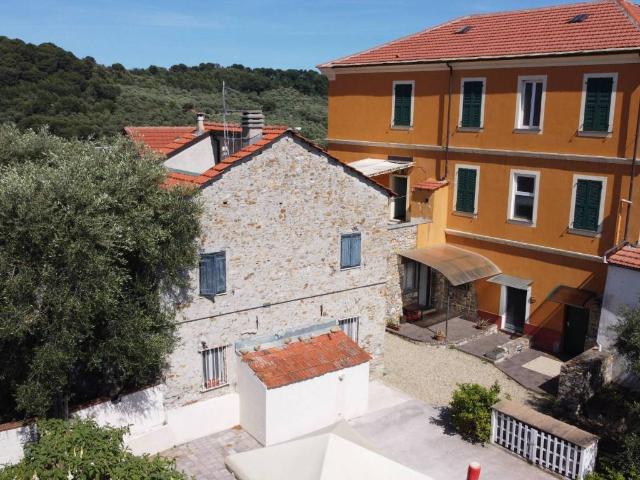 Casa indipendente in vendita a Diano San Pietro IM
