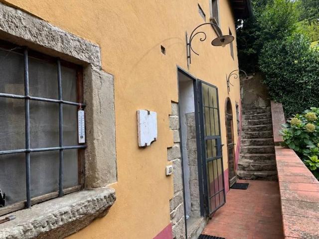Casa indipendente in vendita a Dicomano FI
