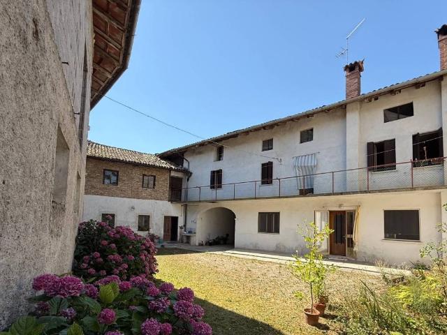 Casa indipendente in vendita a Dignano UD
