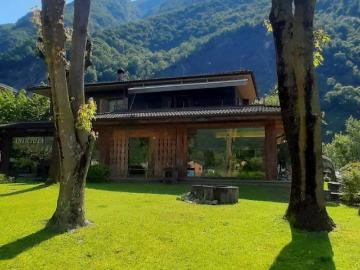 Casa indipendente in vendita a Dubino SO