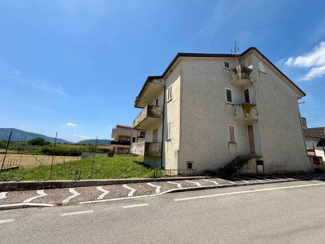 Casa indipendente in vendita a Dugenta BN