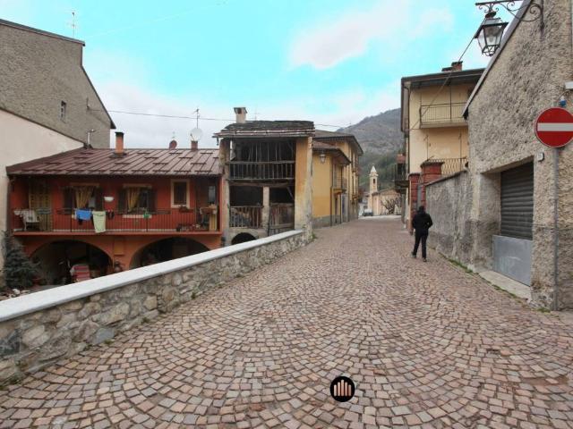Casa indipendente in vendita a Entracque CN