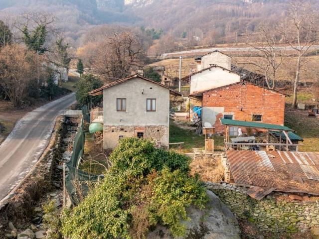 Casa indipendente in vendita a Envie CN