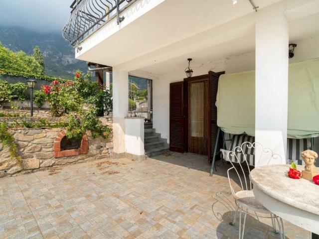 Casa indipendente in vendita a Envie CN