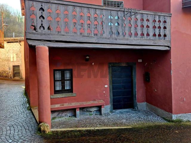 Casa indipendente in vendita a Endine Gaiano