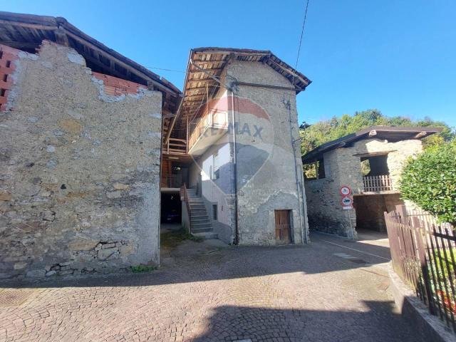 Casa indipendente in vendita a Endine Gaiano