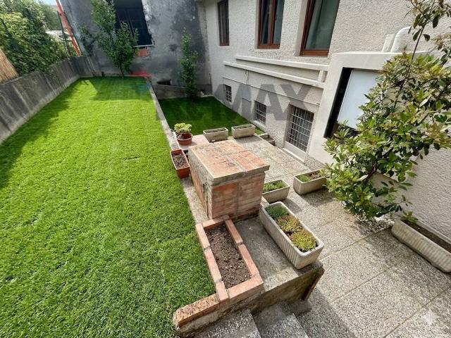 Casa indipendente in vendita a Endine Gaiano