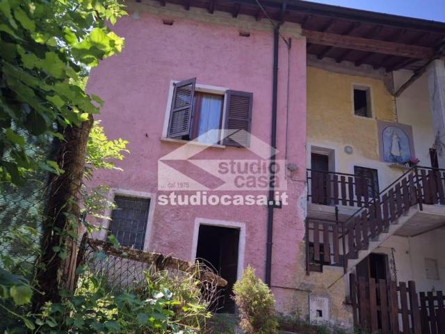 Casa indipendente in vendita a Endine Gaiano BG