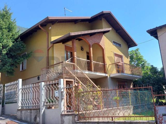 Casa indipendente in vendita a Endine Gaiano BG