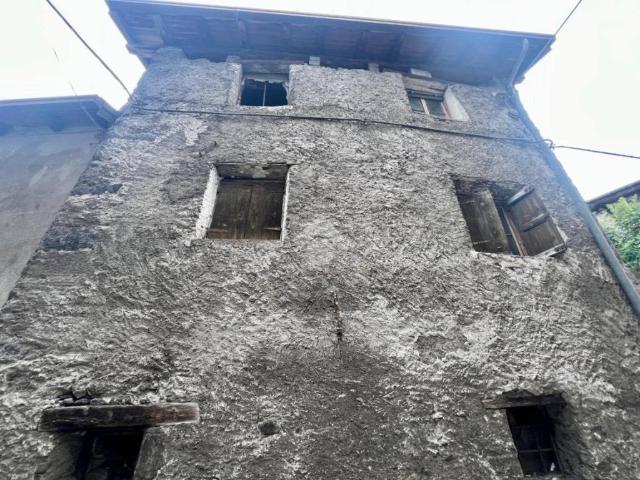 Casa indipendente in vendita a Edolo BS