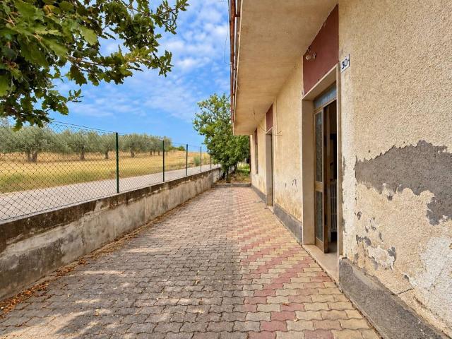 Casa indipendente in vendita a Elice PE
