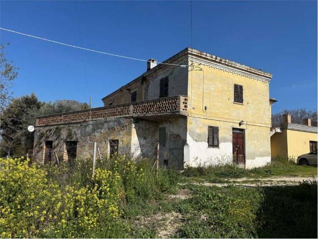 Casa indipendente in vendita a Elice PE