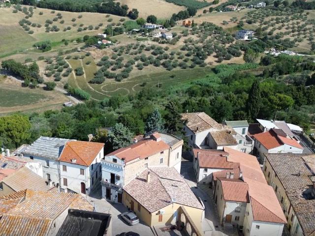 Casa indipendente in vendita a Elice PE