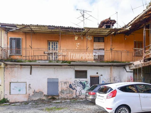 Casa indipendente in vendita a Erba CO