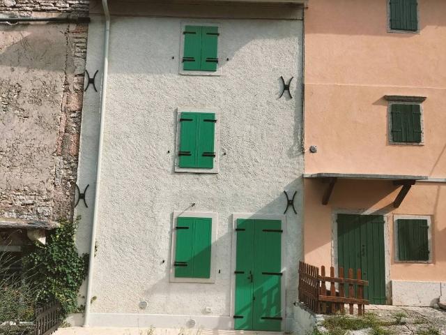 Casa indipendente in vendita a Erbezzo VR