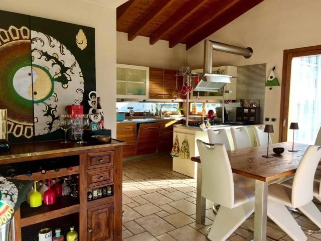 Casa indipendente in vendita a Esine
