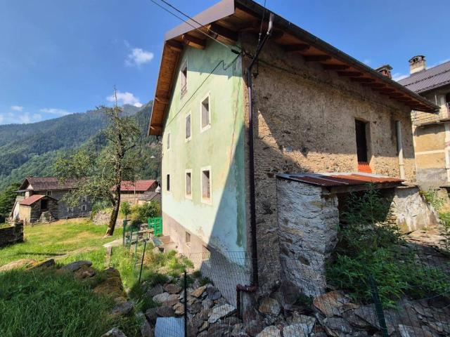Casa indipendente in vendita a Fobello VC