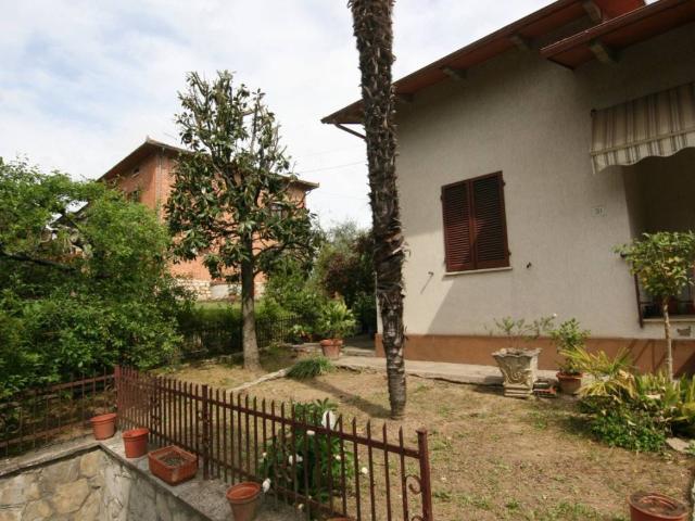 Casa indipendente in vendita a Foiano della Chiana AR