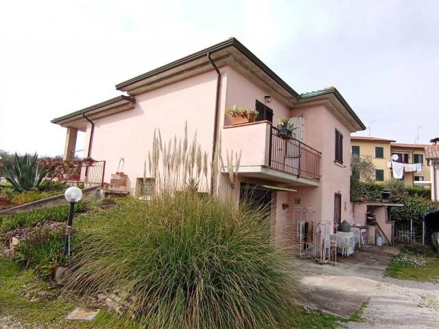 Casa indipendente in vendita a Foiano della Chiana AR
