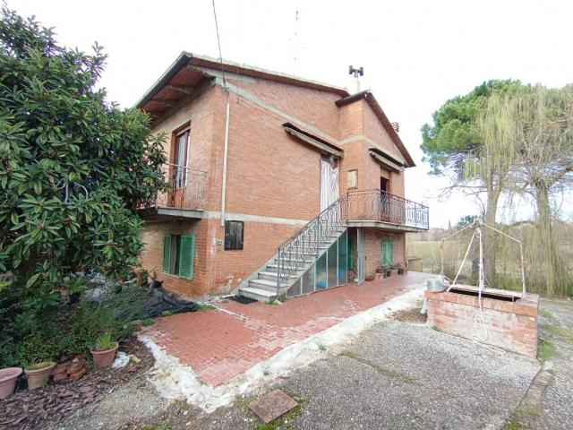 Casa indipendente in vendita a Foiano della Chiana AR