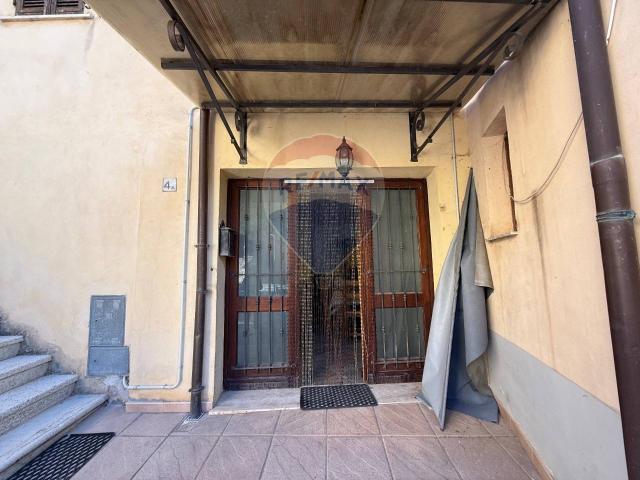 Casa indipendente in vendita a Foligno
