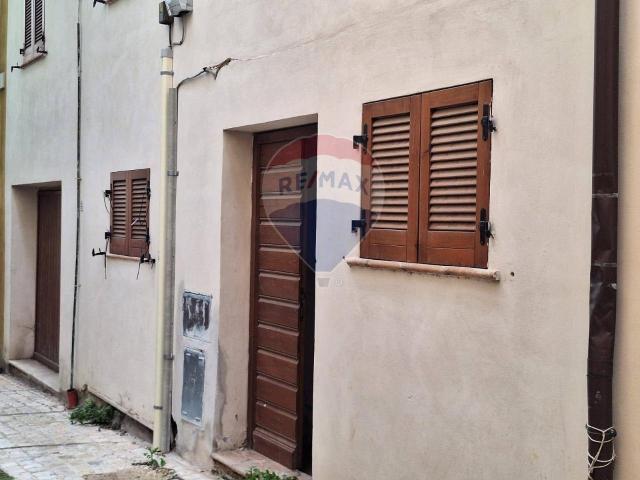 Casa indipendente in vendita a Foligno