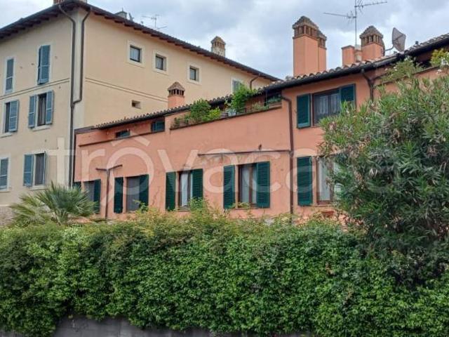 Casa indipendente in vendita a Foligno