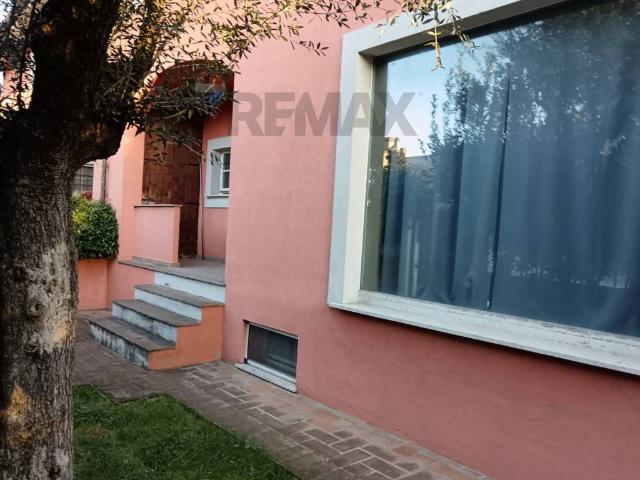 Casa indipendente in vendita a Foligno PG