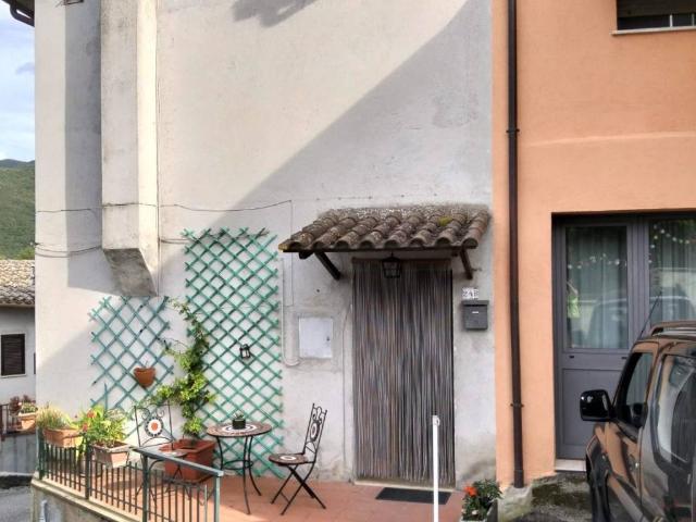 Casa indipendente in vendita a Foligno PG