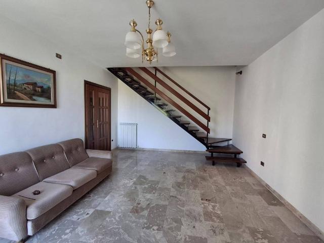 Casa indipendente in vendita a Foligno PG
