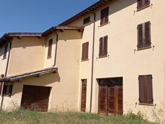Casa indipendente in vendita a Foligno PG