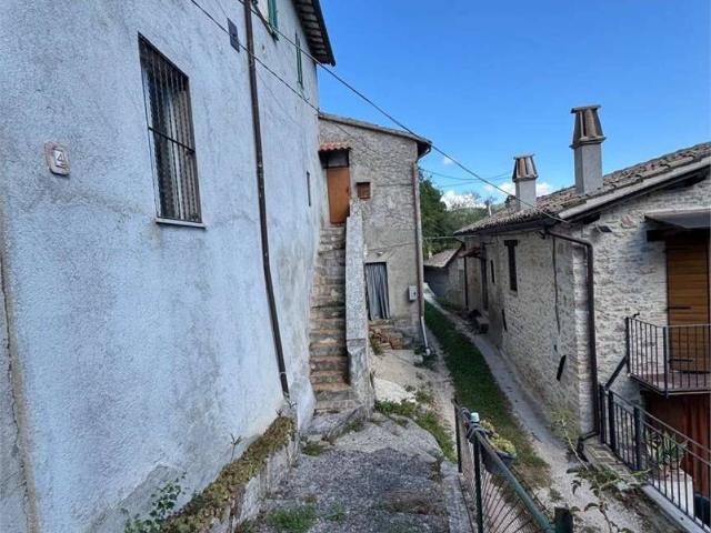 Casa indipendente in vendita a Foligno PG