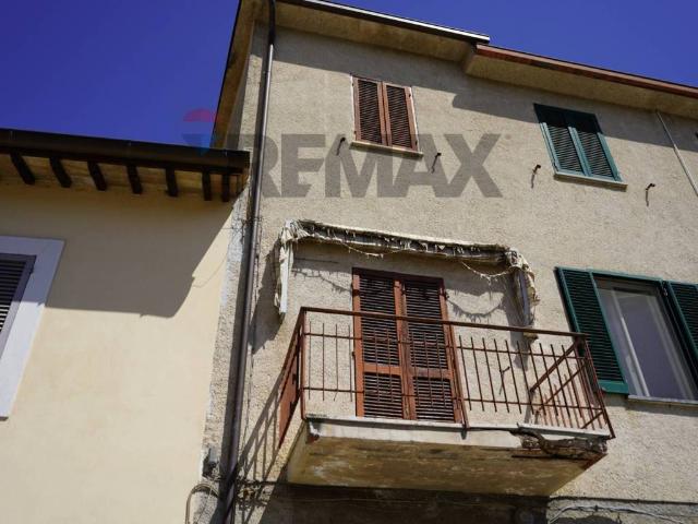 Casa indipendente in vendita a Foligno PG