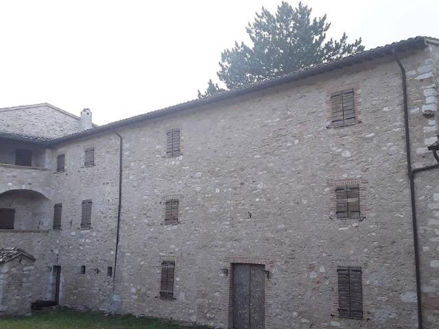 Casa indipendente in vendita a Foligno PG