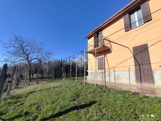 Casa indipendente in vendita a Foligno PG