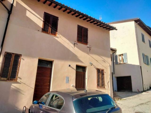 Casa indipendente in vendita a Foligno PG