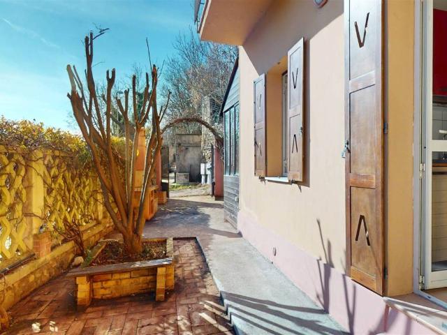 Casa indipendente in vendita a Foligno PG