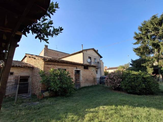 Casa indipendente in vendita a Foligno PG
