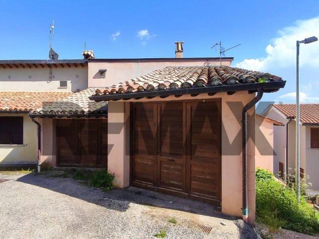 Casa indipendente in vendita a Foligno PG