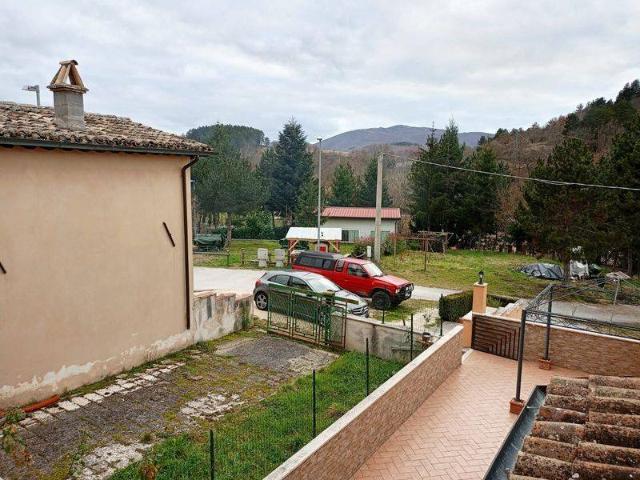 Casa indipendente in vendita a Foligno PG