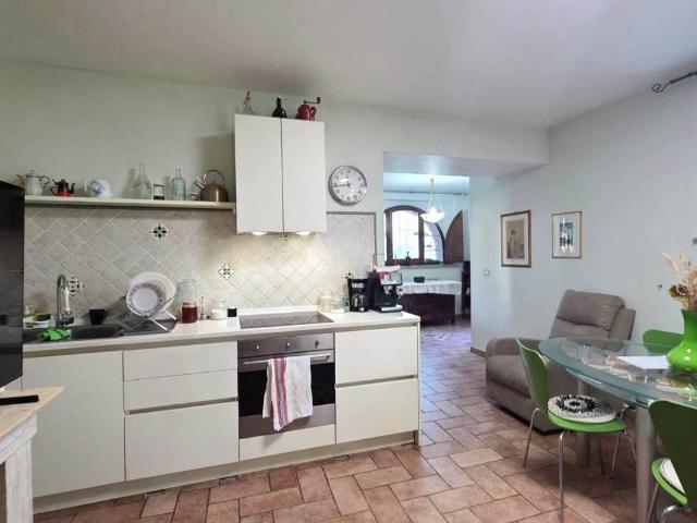 Casa indipendente in vendita a Foligno PG